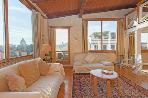 Gorgeous penthouse Spanish Steps image 12