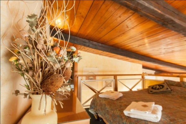 Gorgeous penthouse Spanish Steps image 13