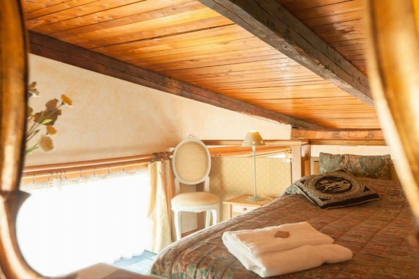 Gorgeous penthouse Spanish Steps image 15