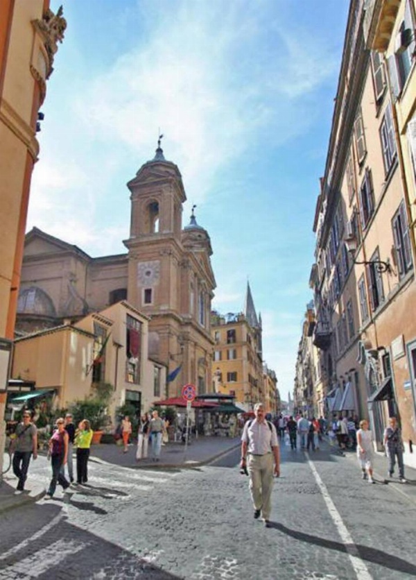 Gorgeous penthouse Spanish Steps image 21