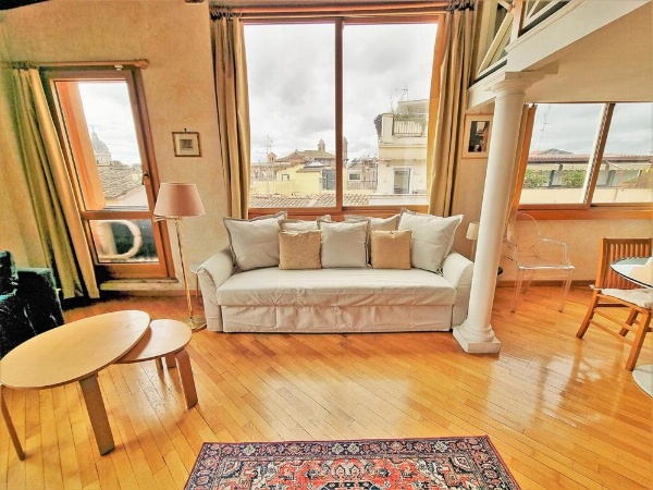 Gorgeous penthouse Spanish Steps image 23