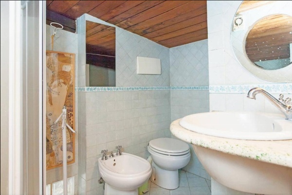 Gorgeous penthouse Spanish Steps image 4