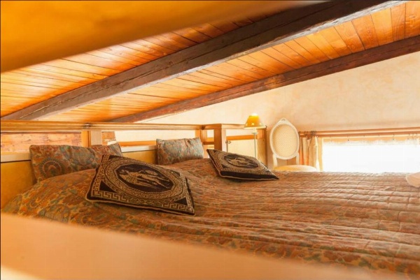 Gorgeous penthouse Spanish Steps image 8